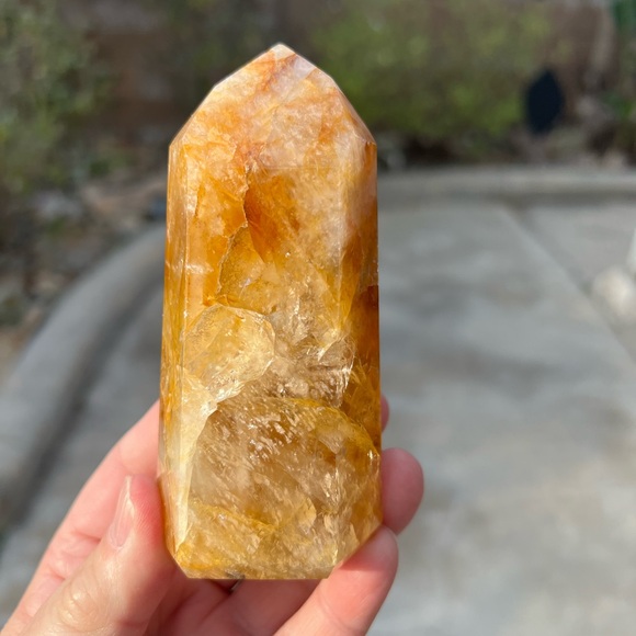 Golden Healer Crystal Tower - Picture 6 of 9